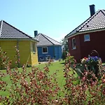 Vakantiehuis Yellow - Peter's Modern Retreat