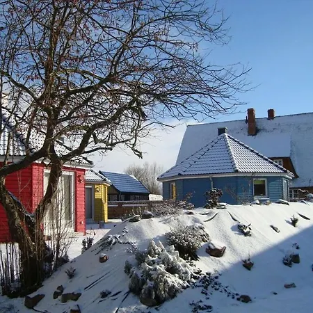 Yellow - Peter's Modern Retreat *